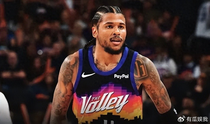 英超直播-又轰21+6+2！登顶历史第一，杰伦格林再超神下去，火箭就追悔莫及|太阳|布克|德雷蒙德·格林|灰熊|季后赛_新浪体育_新浪新闻